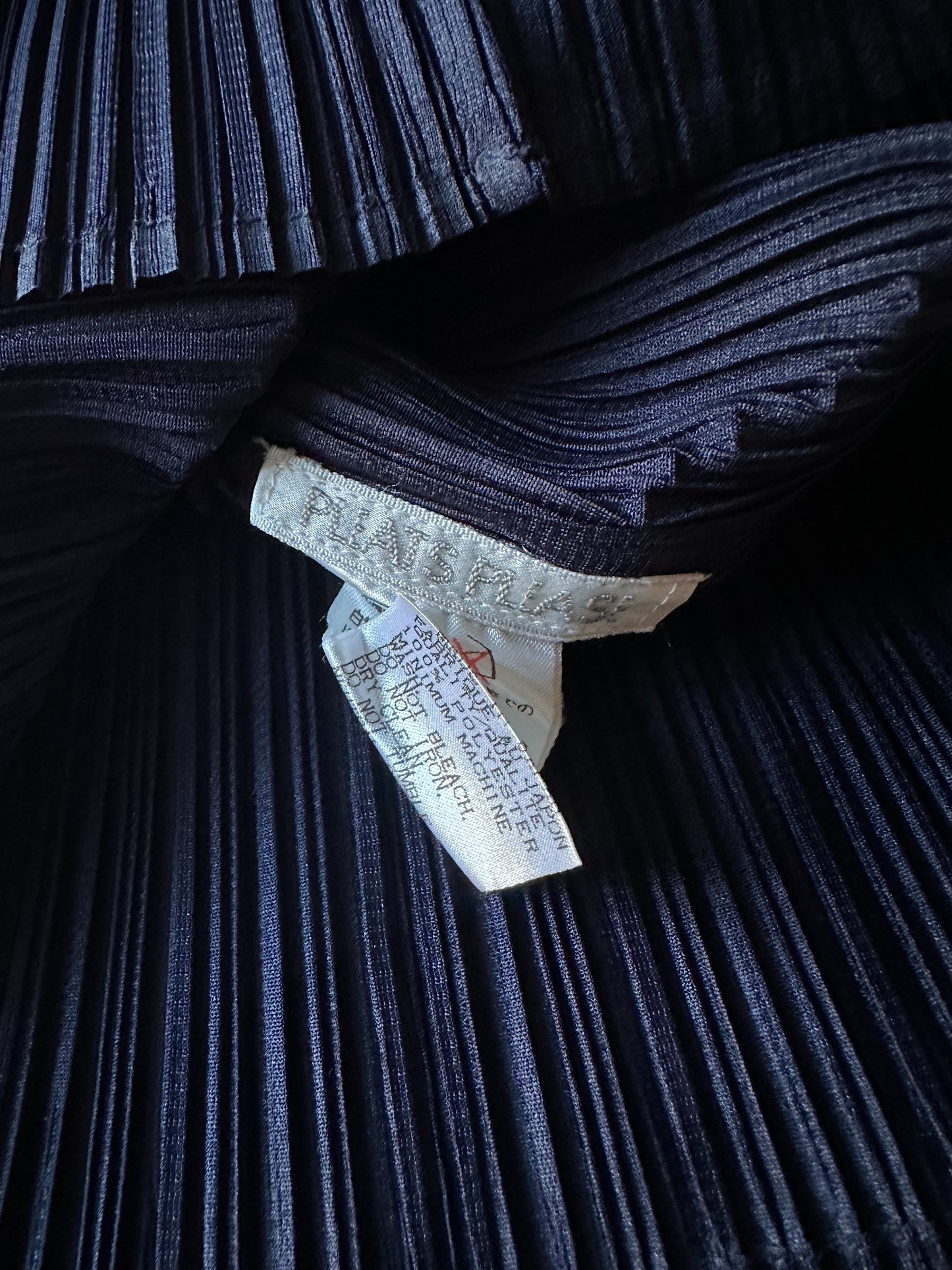 ISSEY MIYAKE Pleats Please top