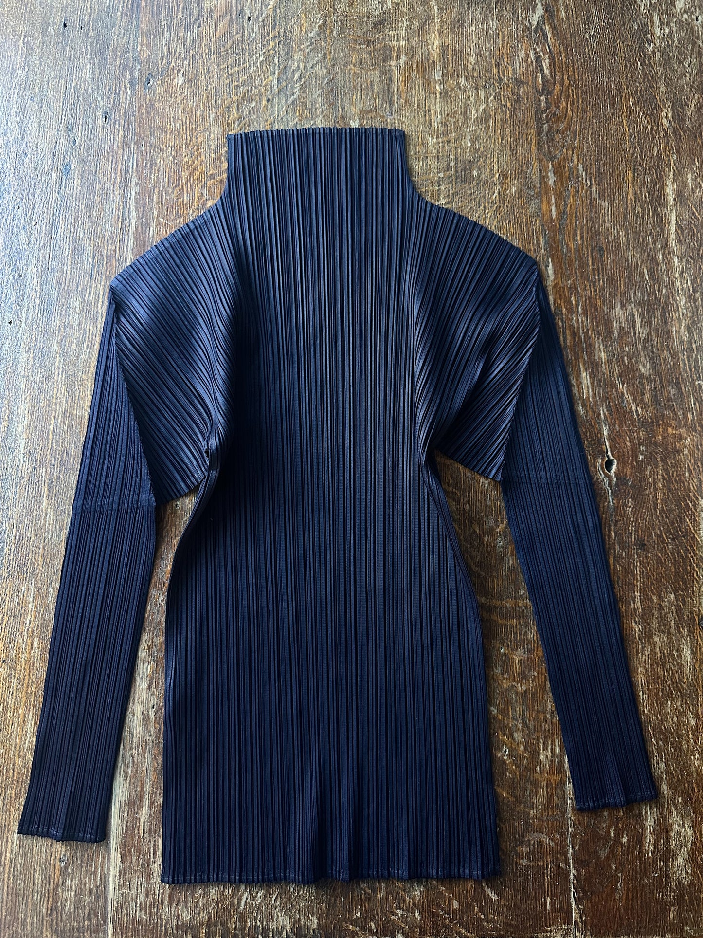 ISSEY MIYAKE Pleats Please top