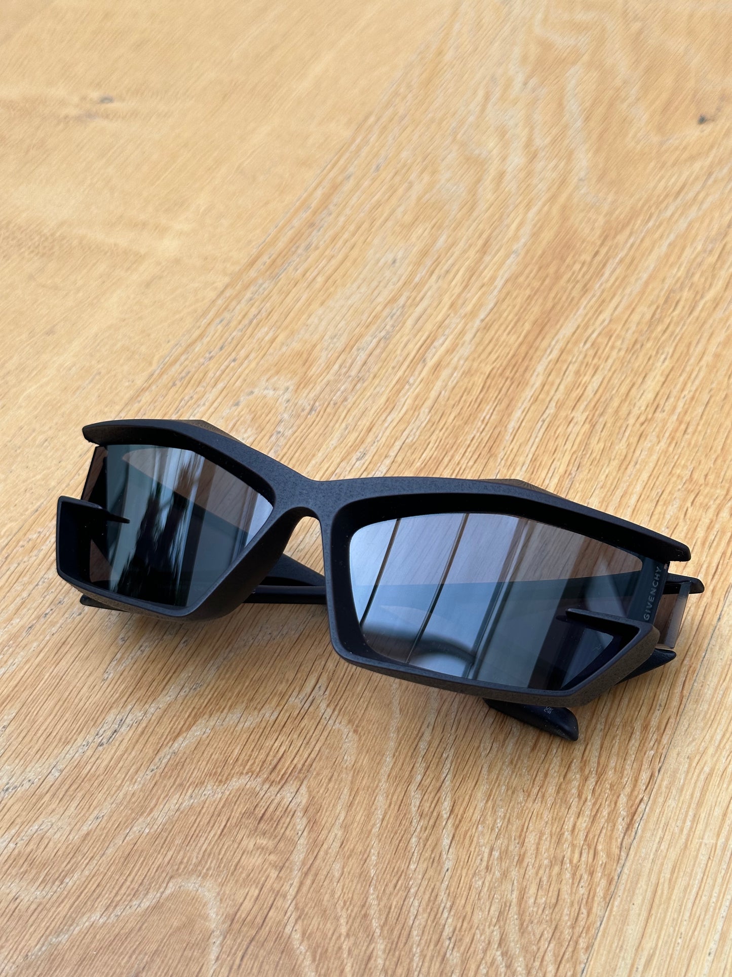GIVENCHY cut out sunglasses