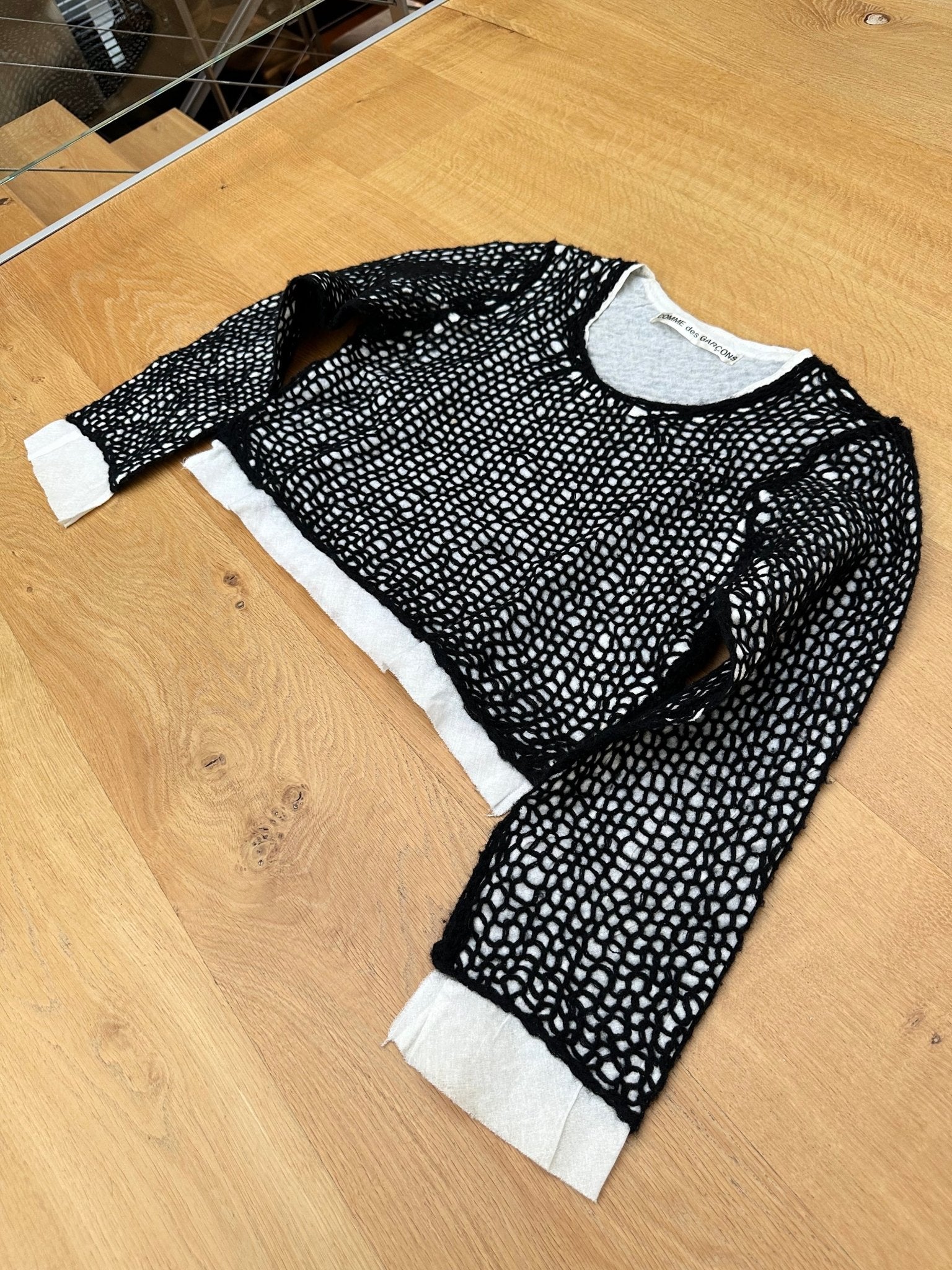 COMME DES GARÇONS cropped mesh sweater - six__pistols designer fashion items