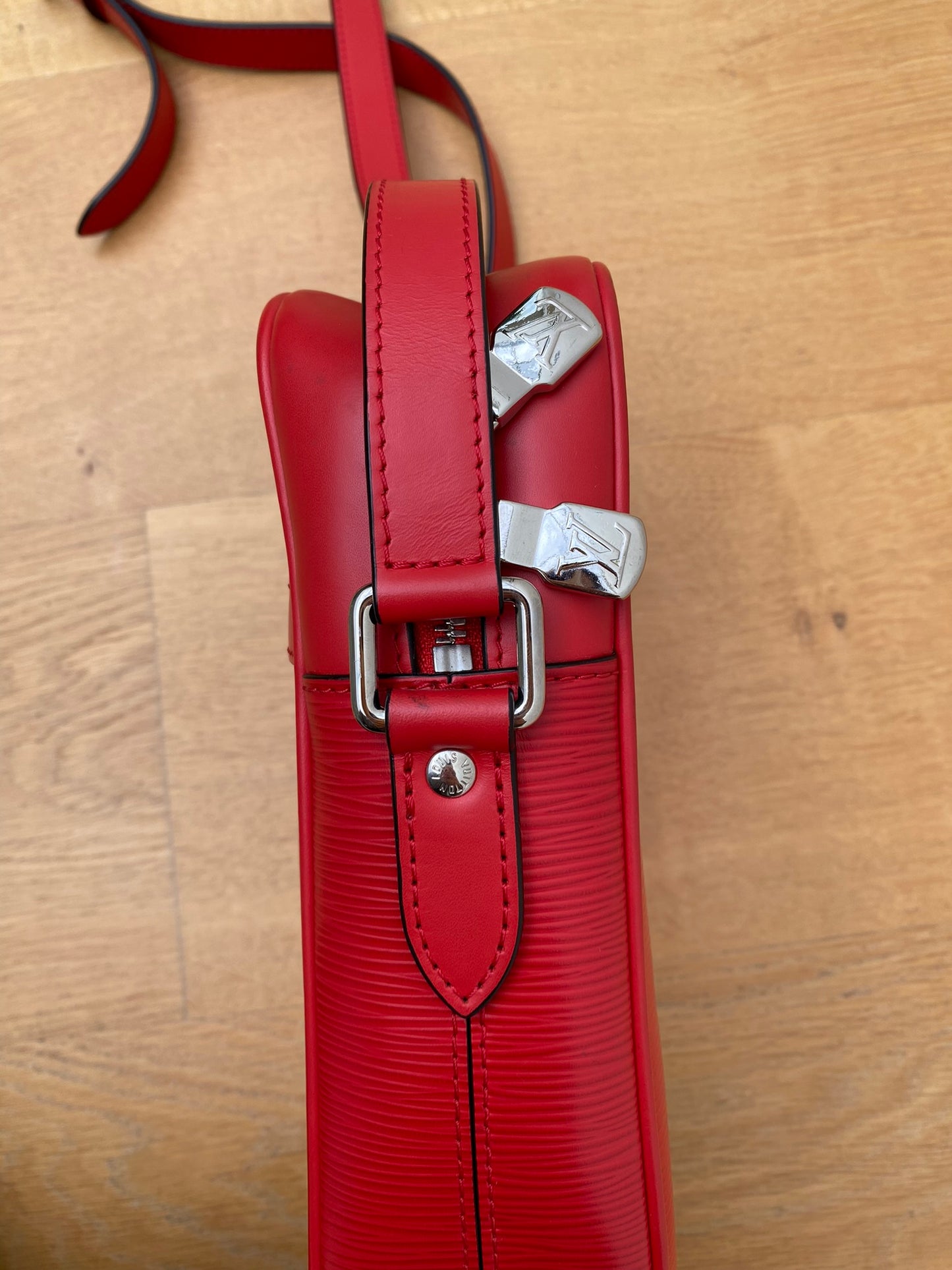 LOUIS VUITTON X SUPREME leather bag