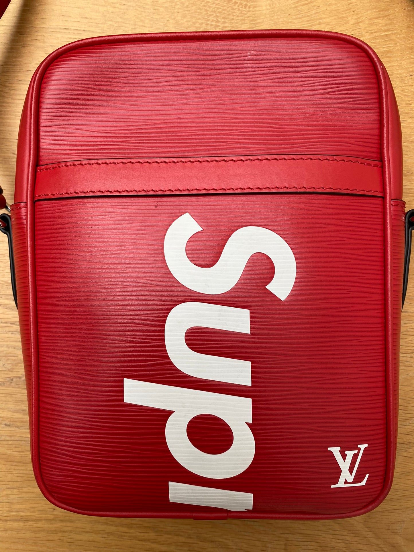 LOUIS VUITTON X SUPREME leather bag