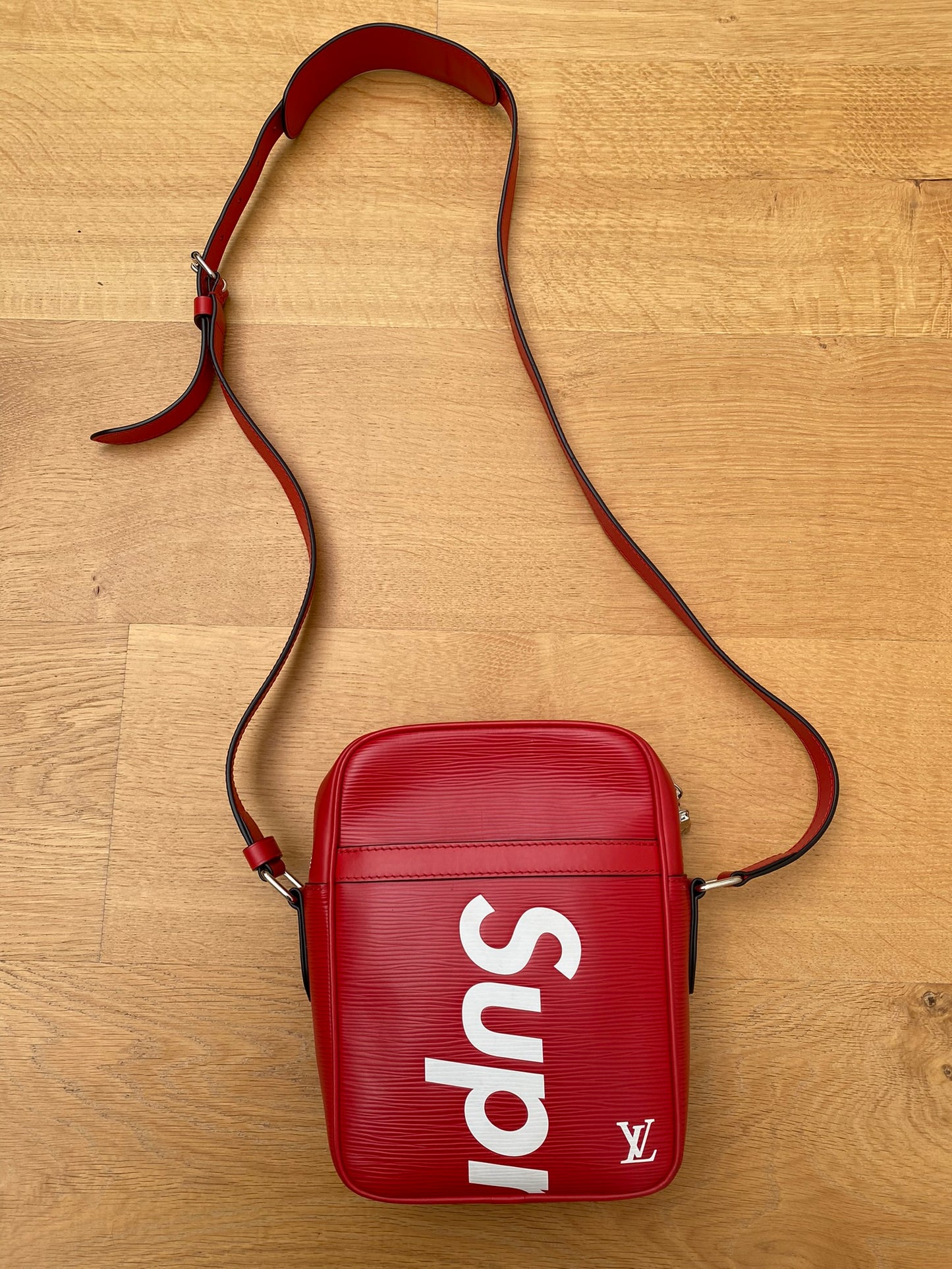 LOUIS VUITTON X SUPREME leather bag