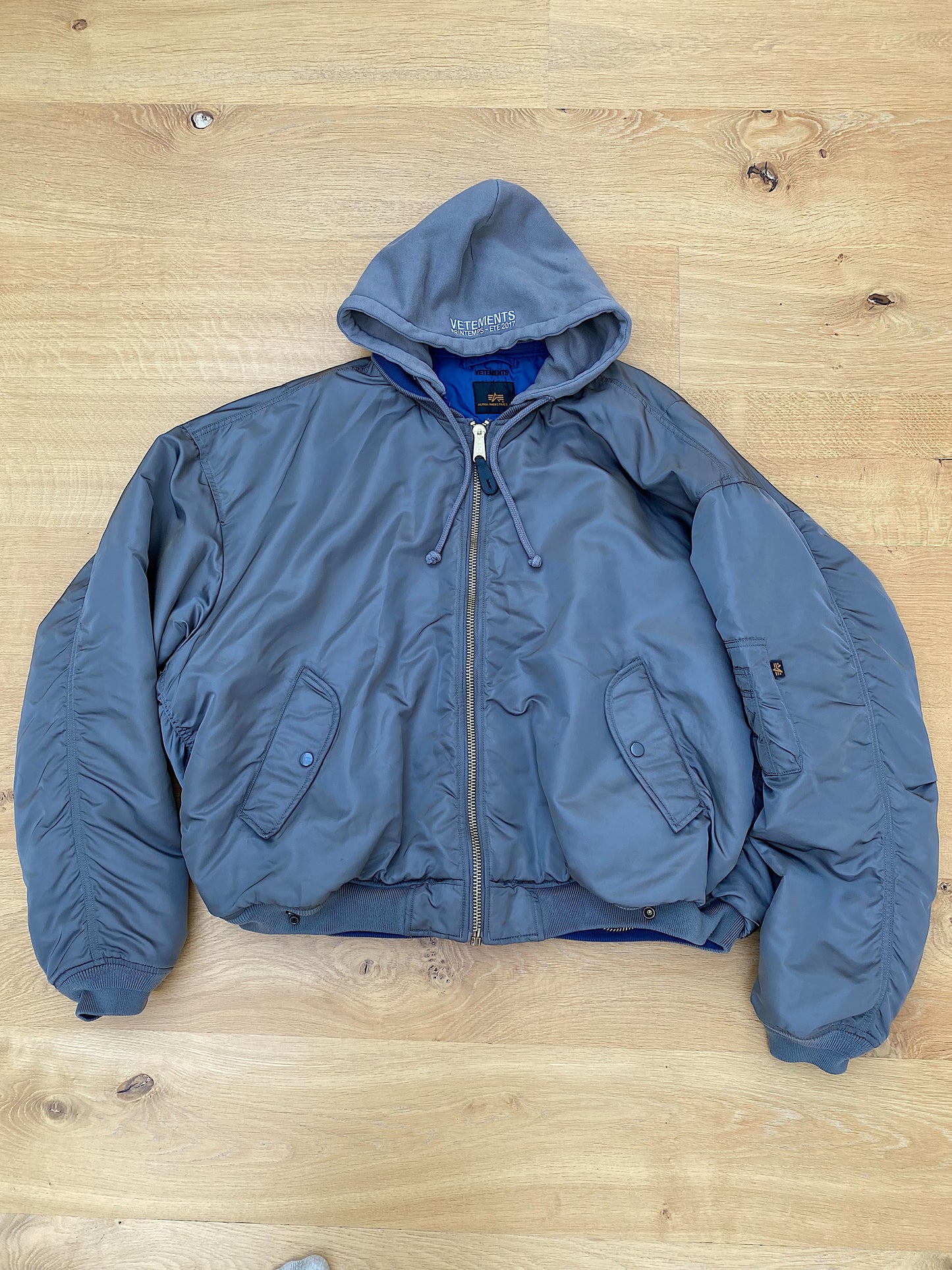 VETEMENTS 2017 reversible bomber jacket