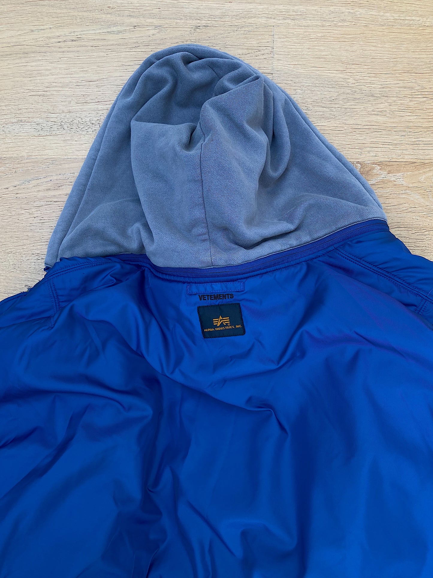 VETEMENTS 2017 reversible bomber jacket