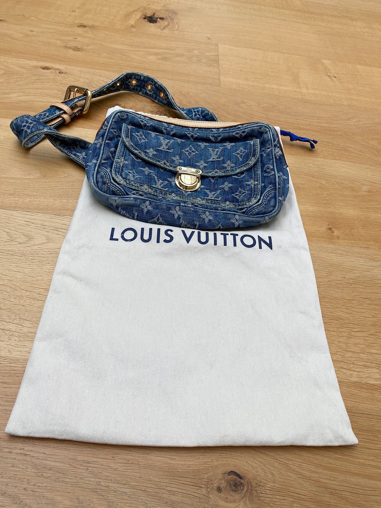 LOUIS VUITTON small denim bum bag