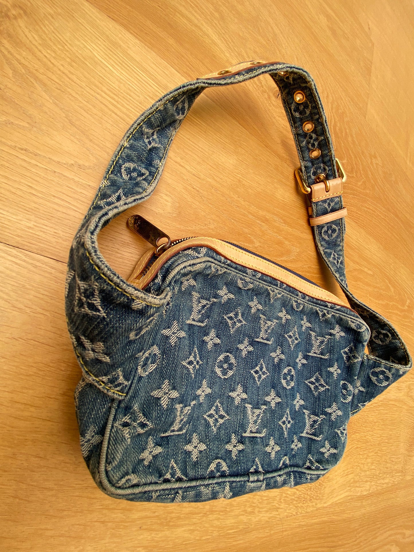 LOUIS VUITTON small denim bum bag