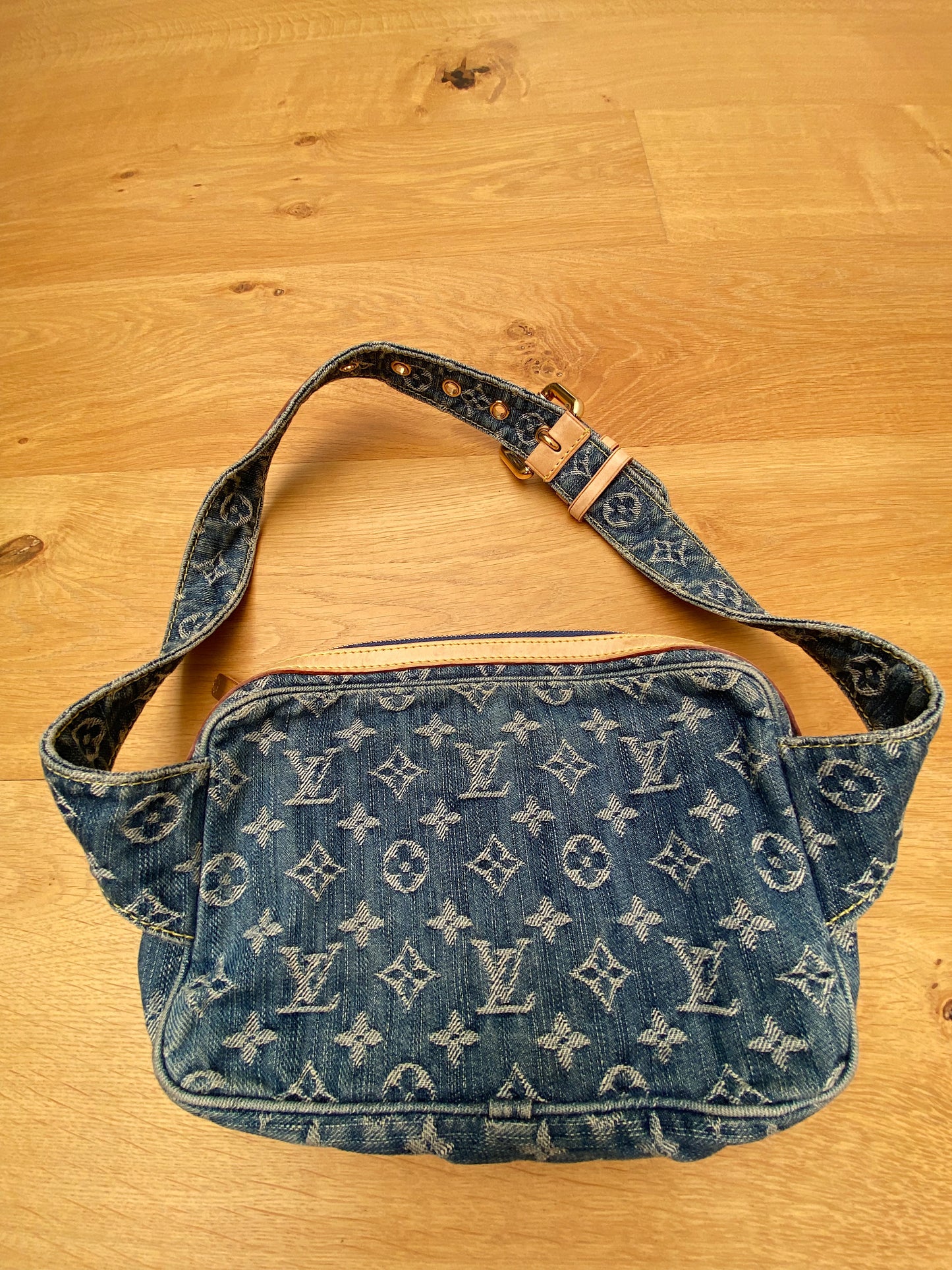 LOUIS VUITTON small denim bum bag