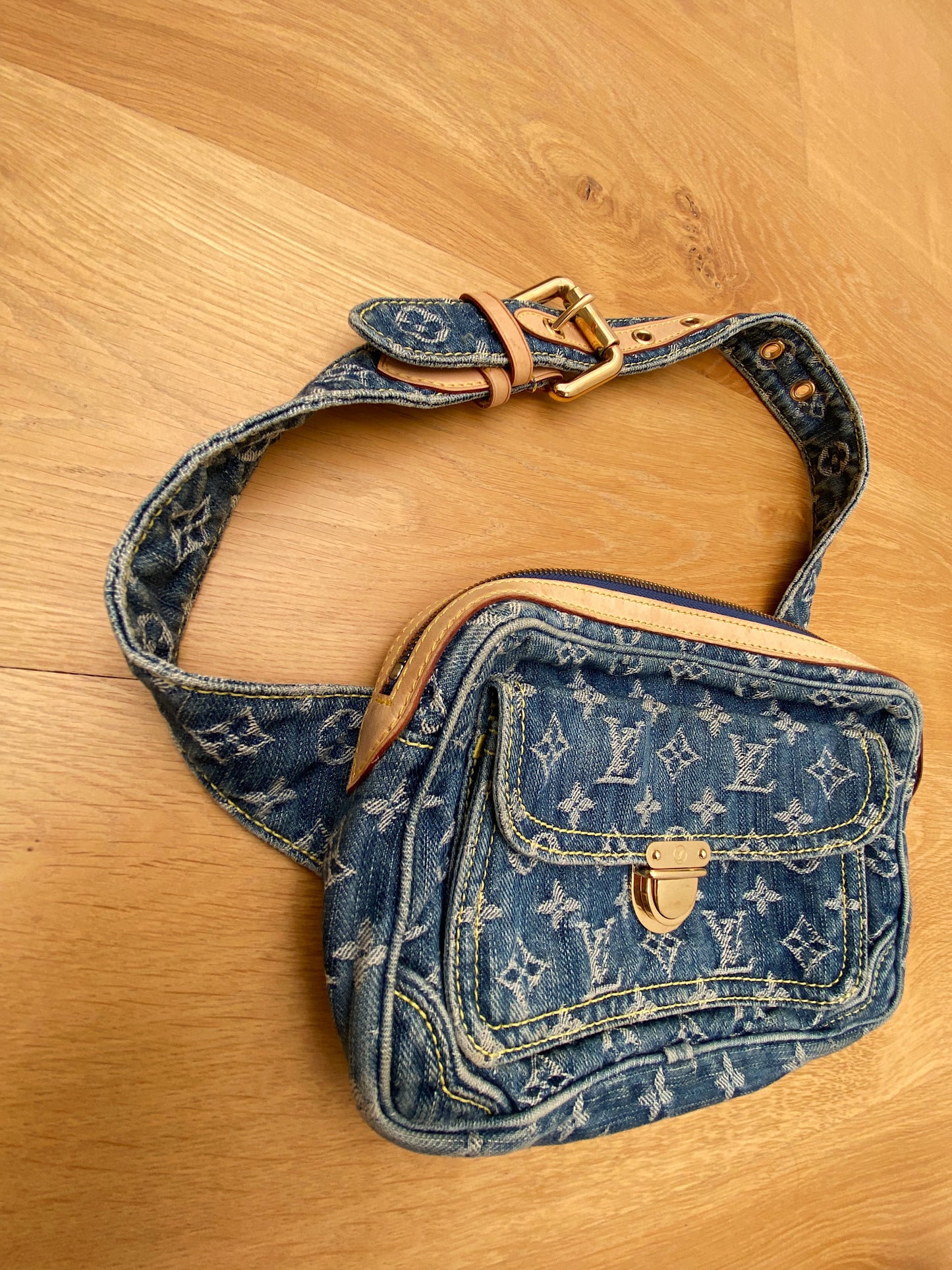 LOUIS VUITTON small denim bum bag