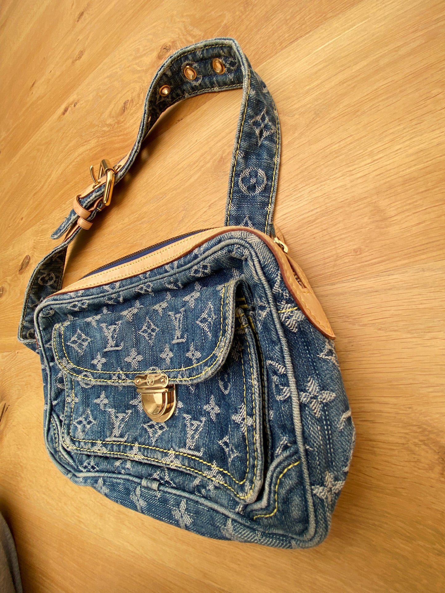 LOUIS VUITTON small denim bum bag