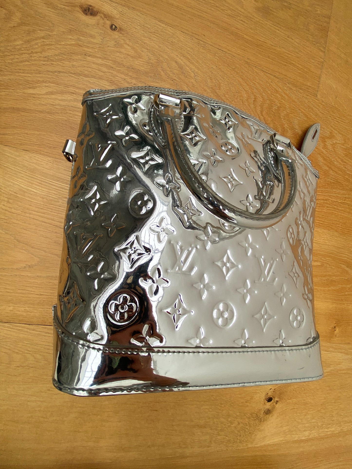 LOUIS VUITTON mirror lockit bag