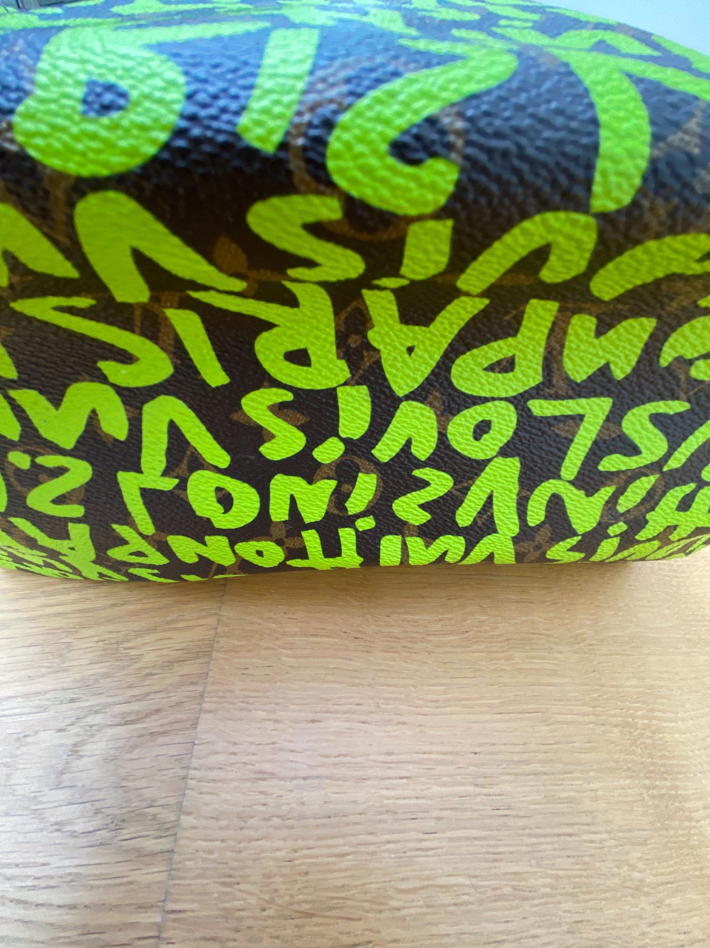 LOUIS VUITTON graffiti Stephen Sprouse bag