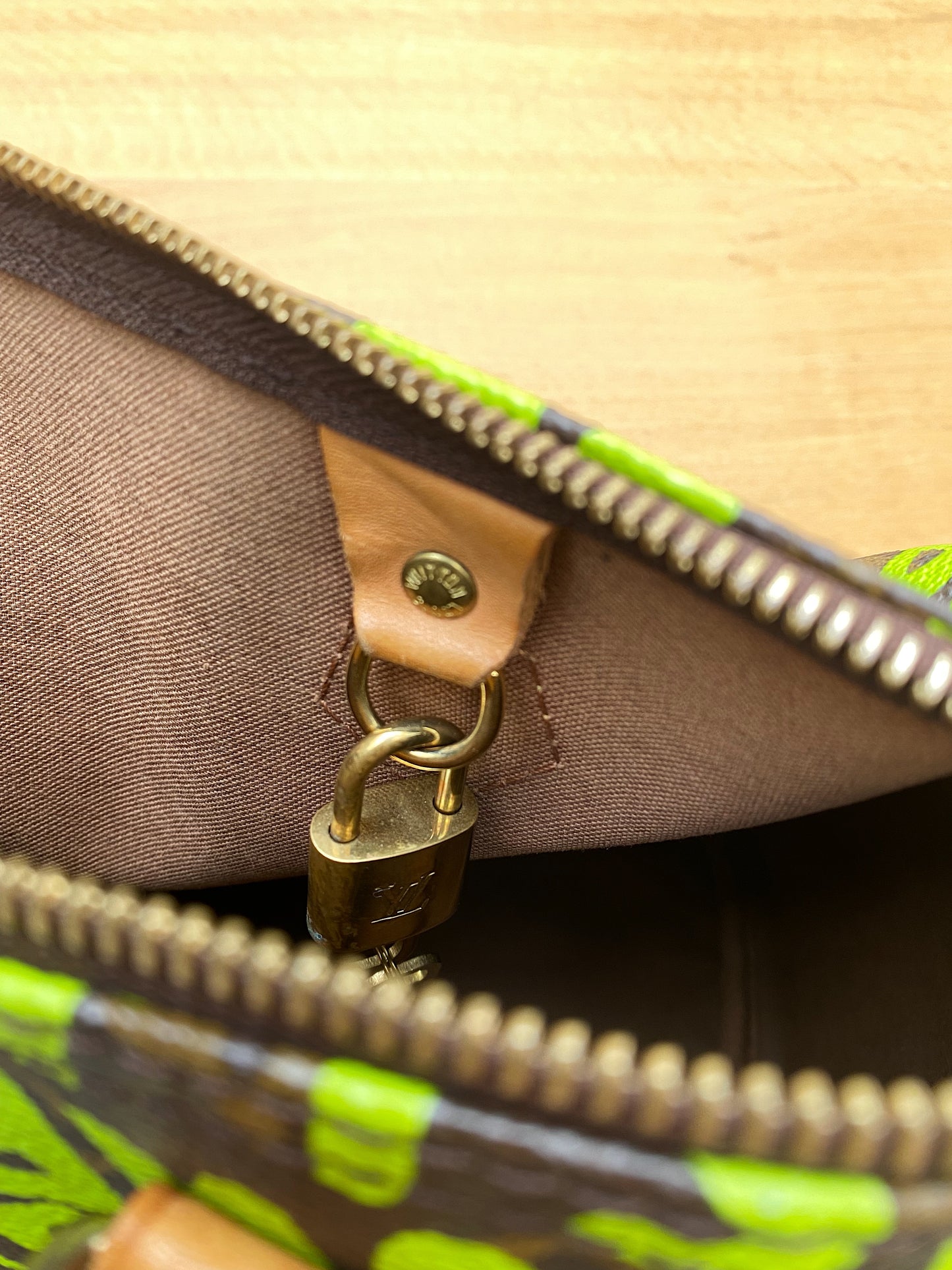 LOUIS VUITTON graffiti Stephen Sprouse bag