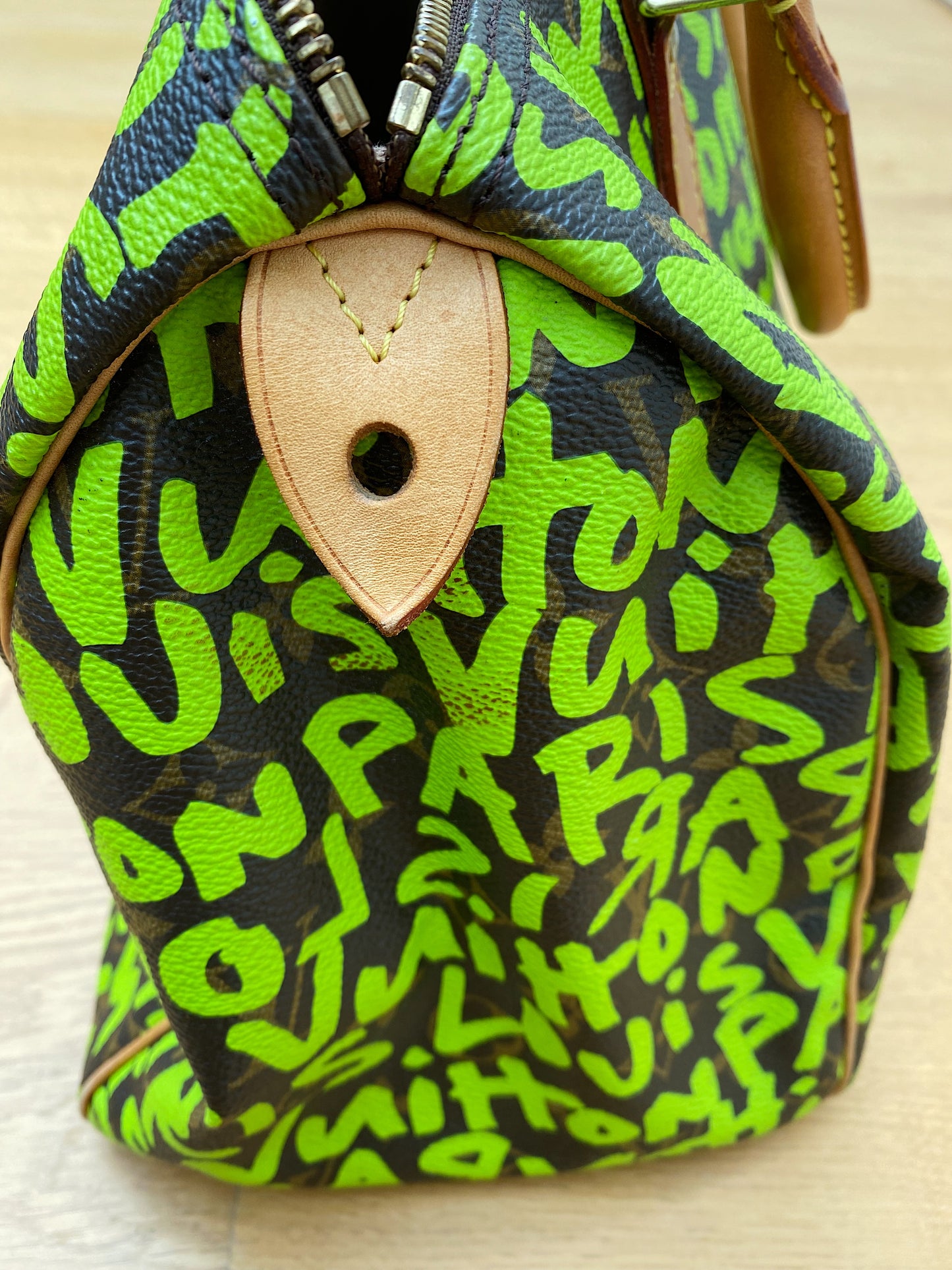 LOUIS VUITTON graffiti Stephen Sprouse bag