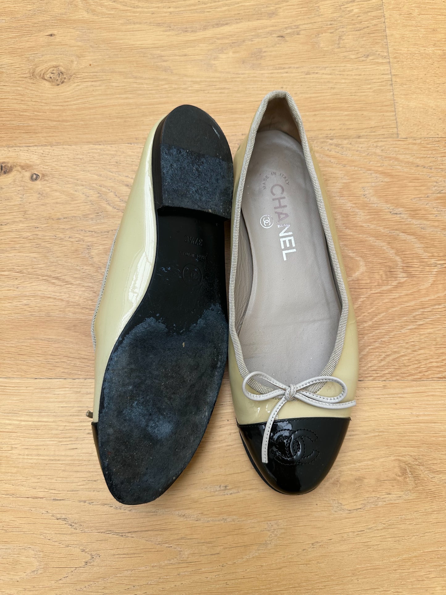 CHANEL balet flats