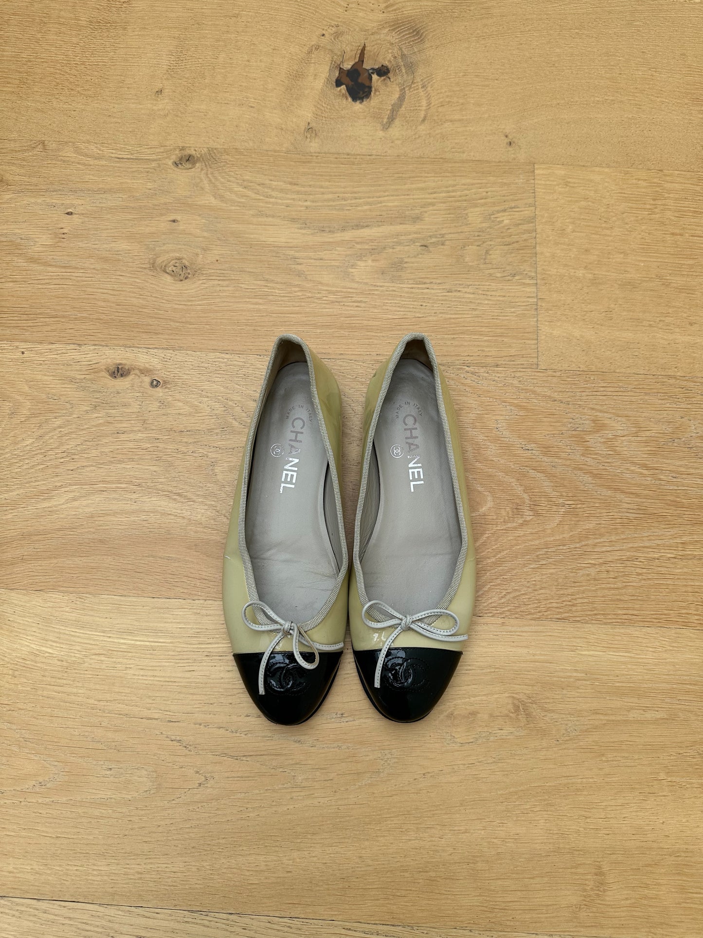 CHANEL balet flats