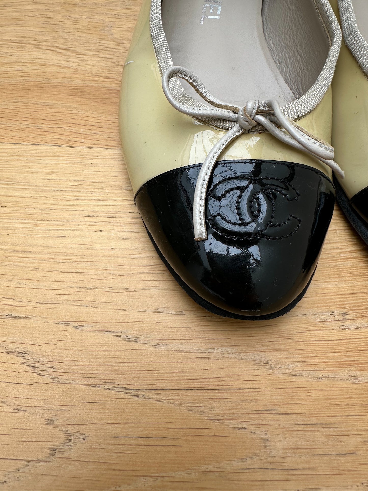 CHANEL balet flats