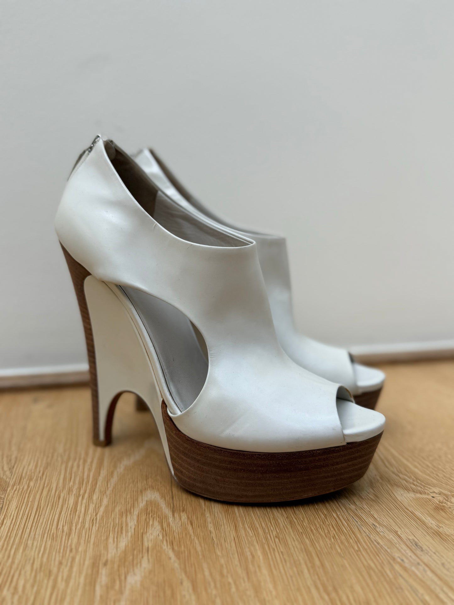 GUCCI wedge heels