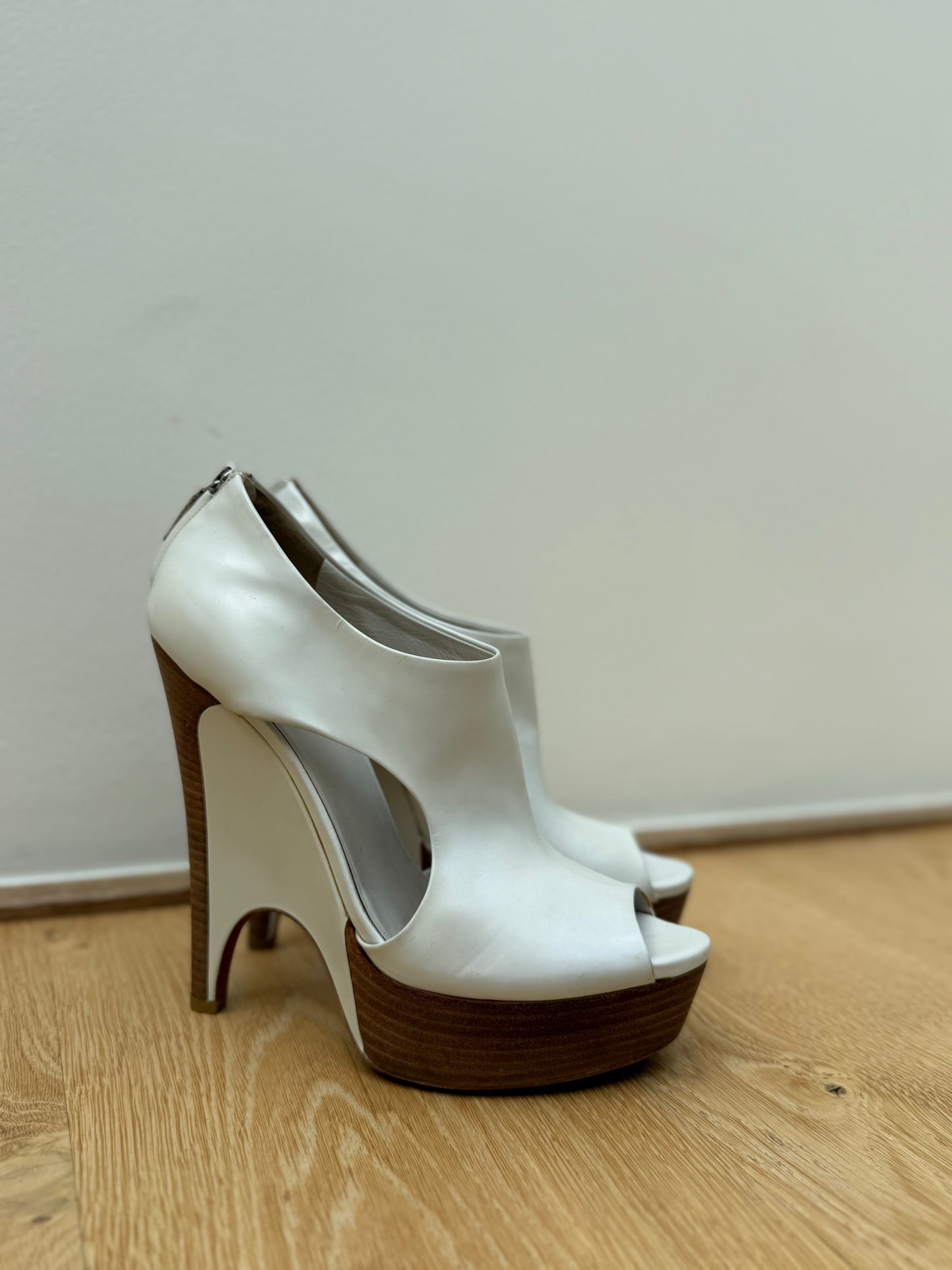 GUCCI wedge heels