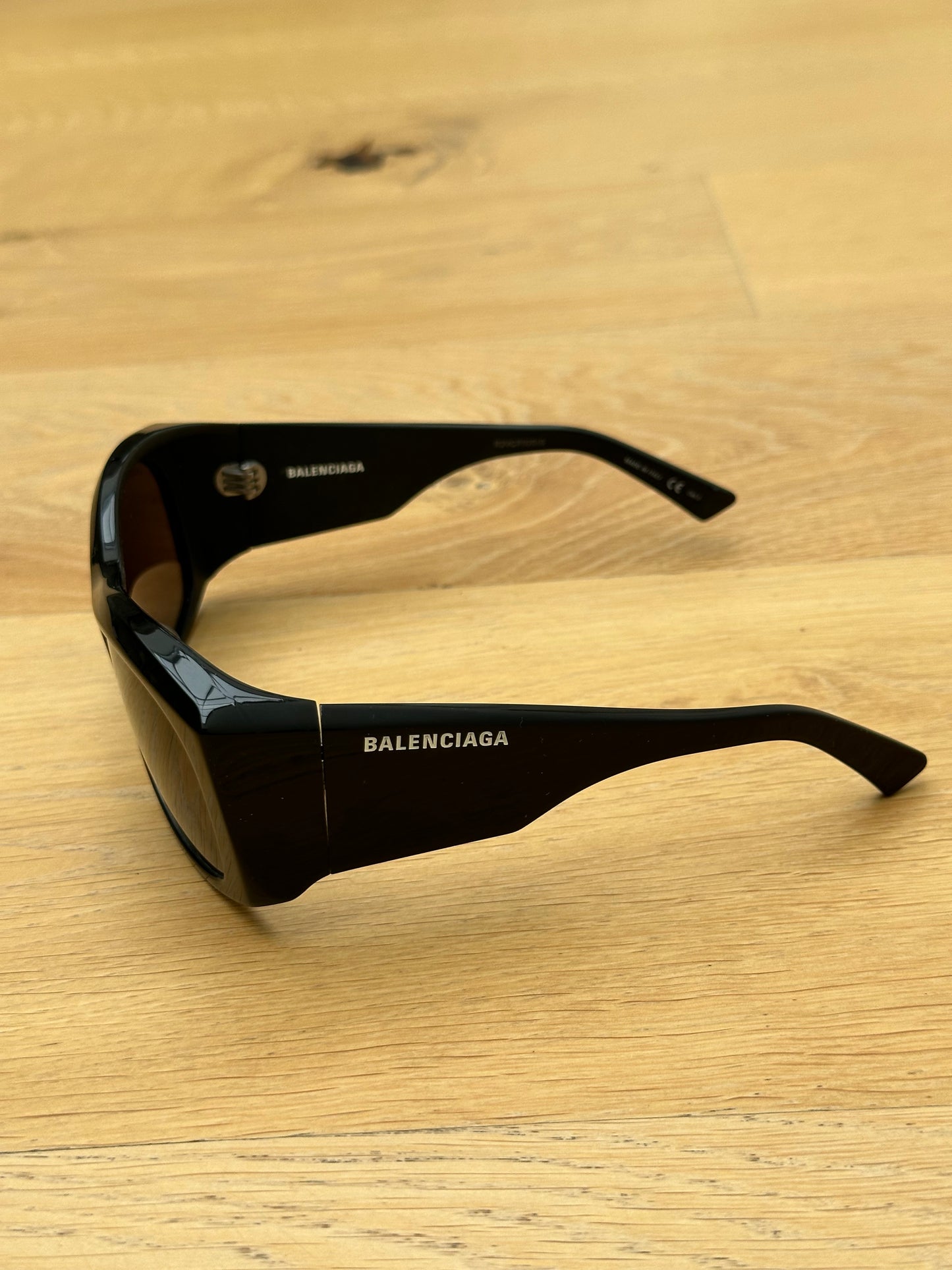 BALENCIAGA oversized sunglasses