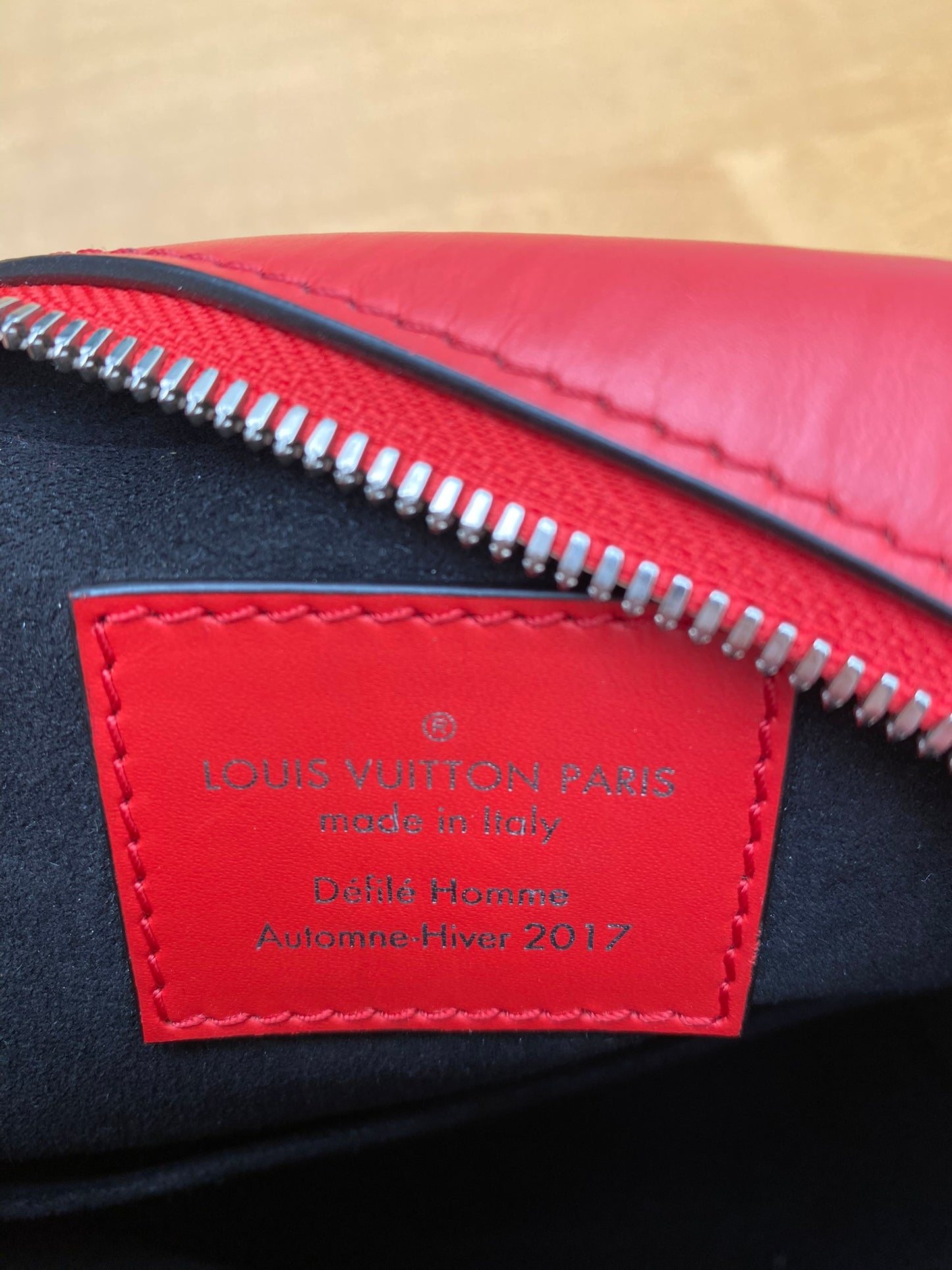 LOUIS VUITTON X SUPREME leather bag