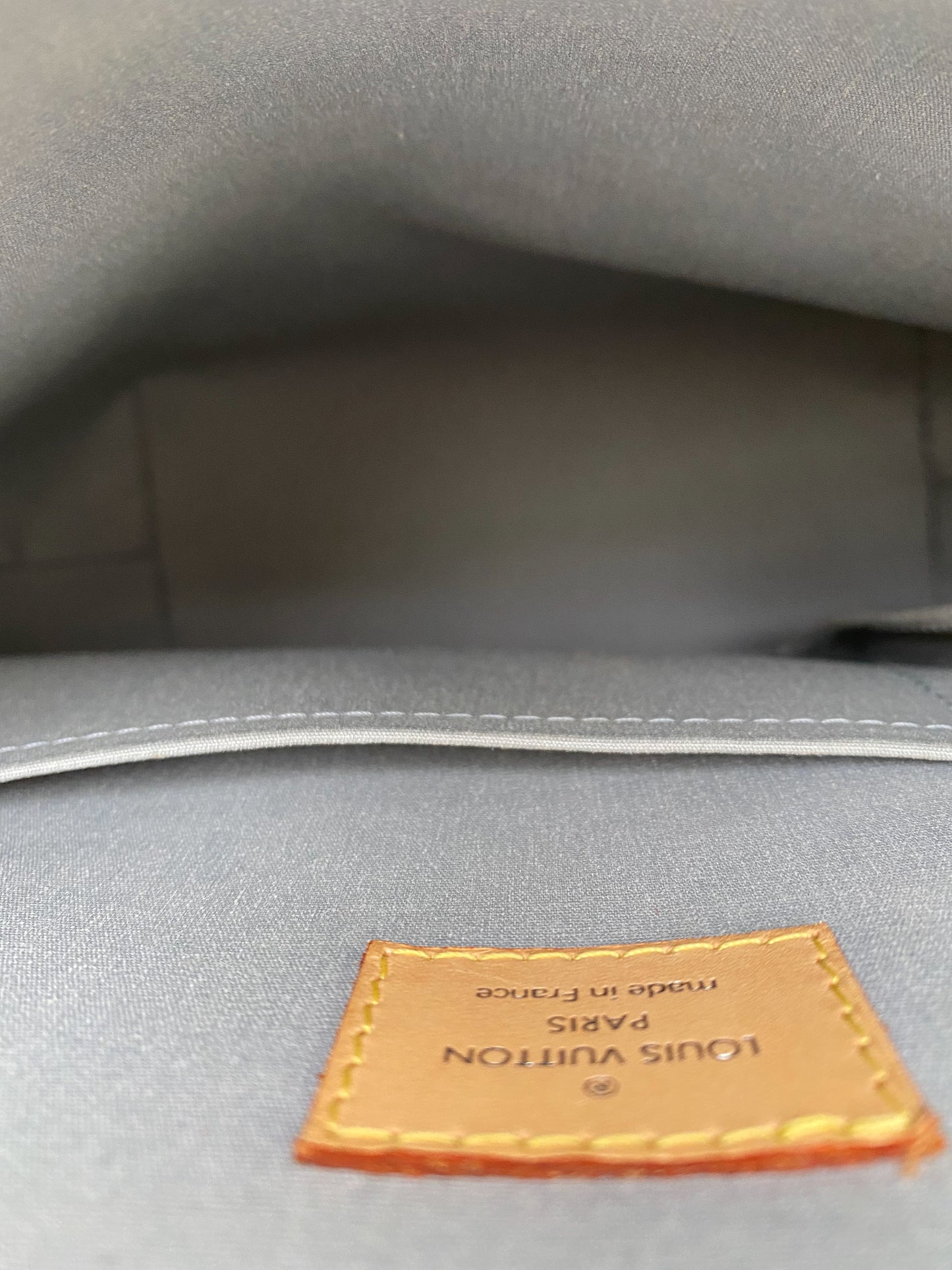Deluxe Floating Blind Bag, Louis Vuitton Lockit Handbag 379427